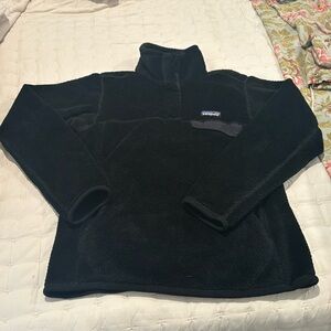 Black Patagonia pull over